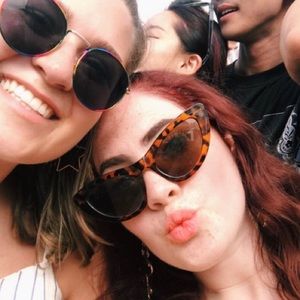 cat-eye tortoise shell sunglasses